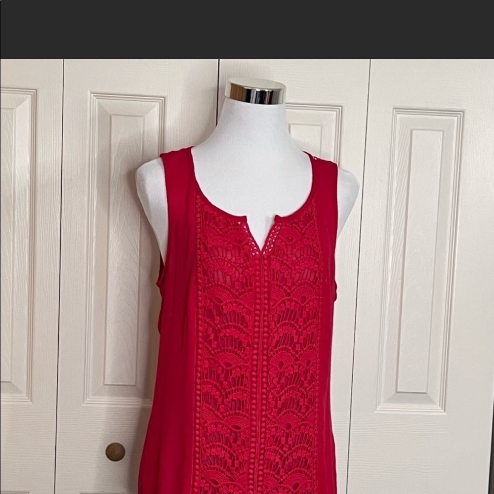 Skies are Blue M red crochet lace tank top blouse